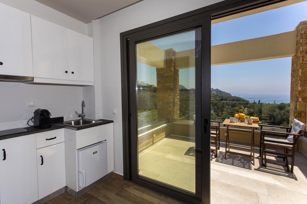 Golden Bay Suites & Maisonettes Parga Rum bild
